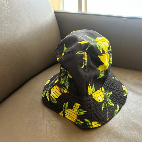 🍋Black and Yellow Lemon Print Bucket Hat - Picture 4 of 10